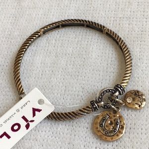 ❤️ New Viola Horse Shoe Lucky Stretch Bracelet